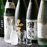 獺祭や楯野川など人気の銘柄が常時約10種揃う厳選日本酒