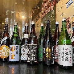東北から四国まで全国各地の日本酒がお店に勢ぞろい!