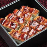 贅沢な味わいを持ち帰る「特製穴子寿司」