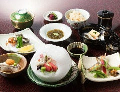 四季を味わう贅沢懐石