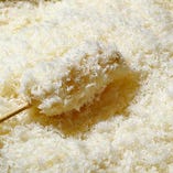 長年の研究から生み出した秘伝の練り粉と生パン粉を使用。