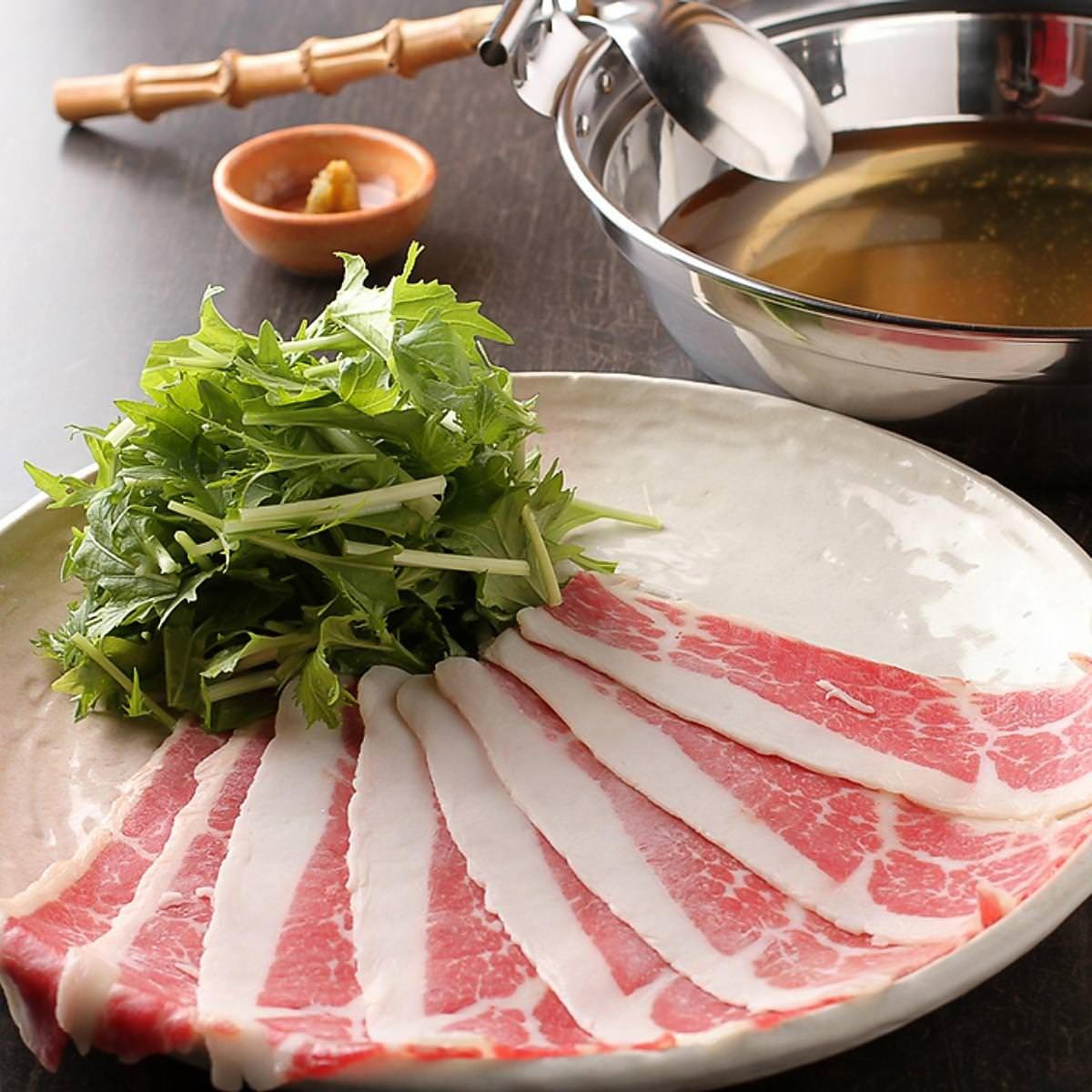 梅田のおすすめ馬肉料理店『熊本 馬源 』の「桜しゃぶしゃぶ」