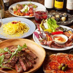 コースでは、炭火焼き料理など当店の人気メニューが楽しめます