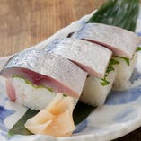 京の郷土寿司「鯖寿司」も店舗で一からていねいに手作り
