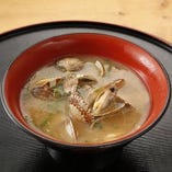あさりの味噌汁／わかめスープ