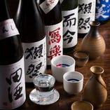 日本酒は常時50種。毎週土曜日は女性限定1杯300円（税抜）に