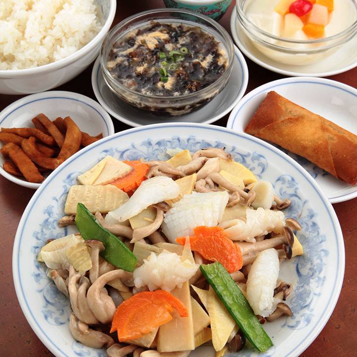 イカの季節野菜炒めセット（＋220円で白飯をチャーハンに）