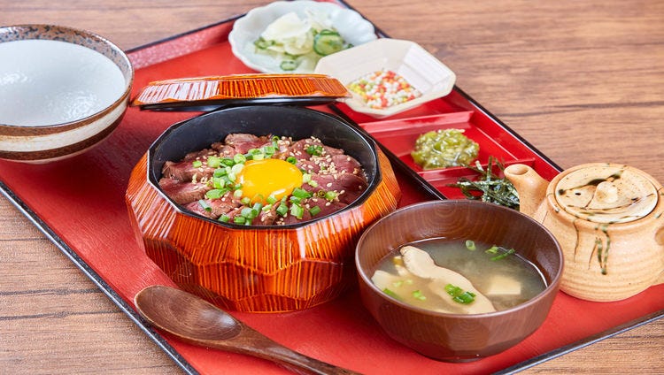 沖縄肉処 名護や。