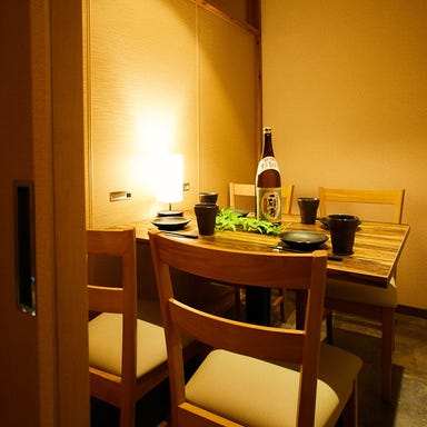 個室居酒屋×炭火焼き鳥＆海鮮と和牛肉寿司 燈 すすきの総本店 店内の画像