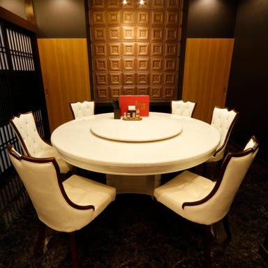 大型個室中華料理レストラン 餃子酒場 船橋店 店内の画像