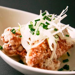 日本酒のワンダーランド 季節料理 九NINE_鶏もも唐揚　塩味 or 醤油味（ある日の日替りの逸品） ※一部を除き日替りの逸品のテイクアウト可
