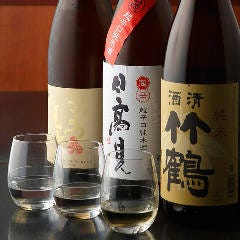 日本酒のワンダーランド 季節料理 九NINE_年度違い / 米違い / 同蔵飲み比べ / など８種を毎日用意