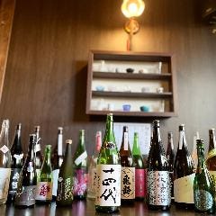 日本酒のワンダーランド 季節料理 九NINE_レア酒から流行り酒、王道まで100種類を日替りで揃えております
