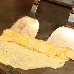 巧みな技で焼き上げる出し巻玉子 常連様に大好評のお料理です♪