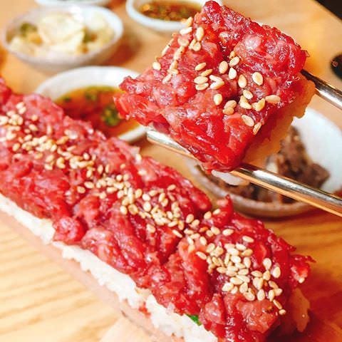 週末もok 無制限飲み放題付 話題沸騰中 炙りユッケ寿司食べ放題コース 8品き4850円 3850円の詳細 Lycopene Monsoon リコピンモンスーン 渋谷店 渋谷 バル バール ぐるなび