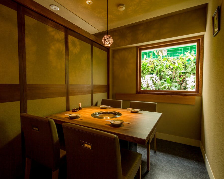 炭焼肉 石田屋 石垣店 席 個室 個室 ぐるなび