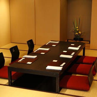 築地寿司岩 築地支店 メニュー 接待 結納などフォーマルなお席に最適 掘りごたつ個室 8名様 ぐるなび