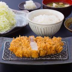 とんかつ一頭揚げ 亀かわ