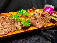 沖縄の誇るブランドミートが一皿で全て楽しめます♪
