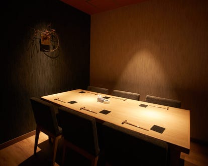 ゆったり個室 白金高輪駅で食事 ディナー 人気の完全個室 ソファー席など ぐるなび