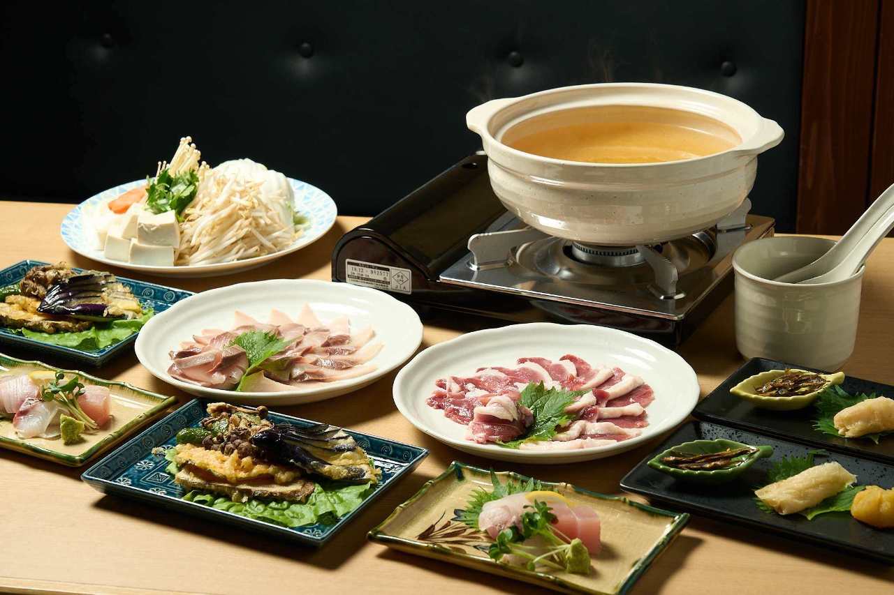 日本酒と美味しい鮮魚と個室 和食 彩花亭