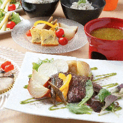 和食と海鮮個室と接待　彩花亭