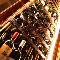 オイスターバー&レストラン オストレア 銀座コリドー通り店_100~120種類の厳選ワインがズラリ!!