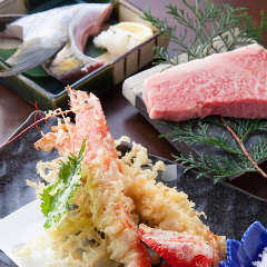お造り以外にも、天ぷらや焼魚、お肉料理まで逸品豊富!