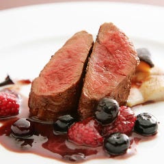 フルーツとお肉の驚愕コラボ フルーツ専門店ならではの創作料理