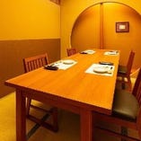 お座敷個室や着席しやすいと人気の畳にテーブルを設えた個室も