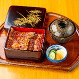 うなぎ重箱　きり　4切（中入れ1切）