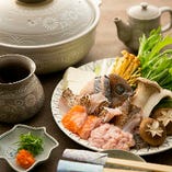 〈お鍋〉
白子や脂ののった白身魚が楽しめるちり鍋