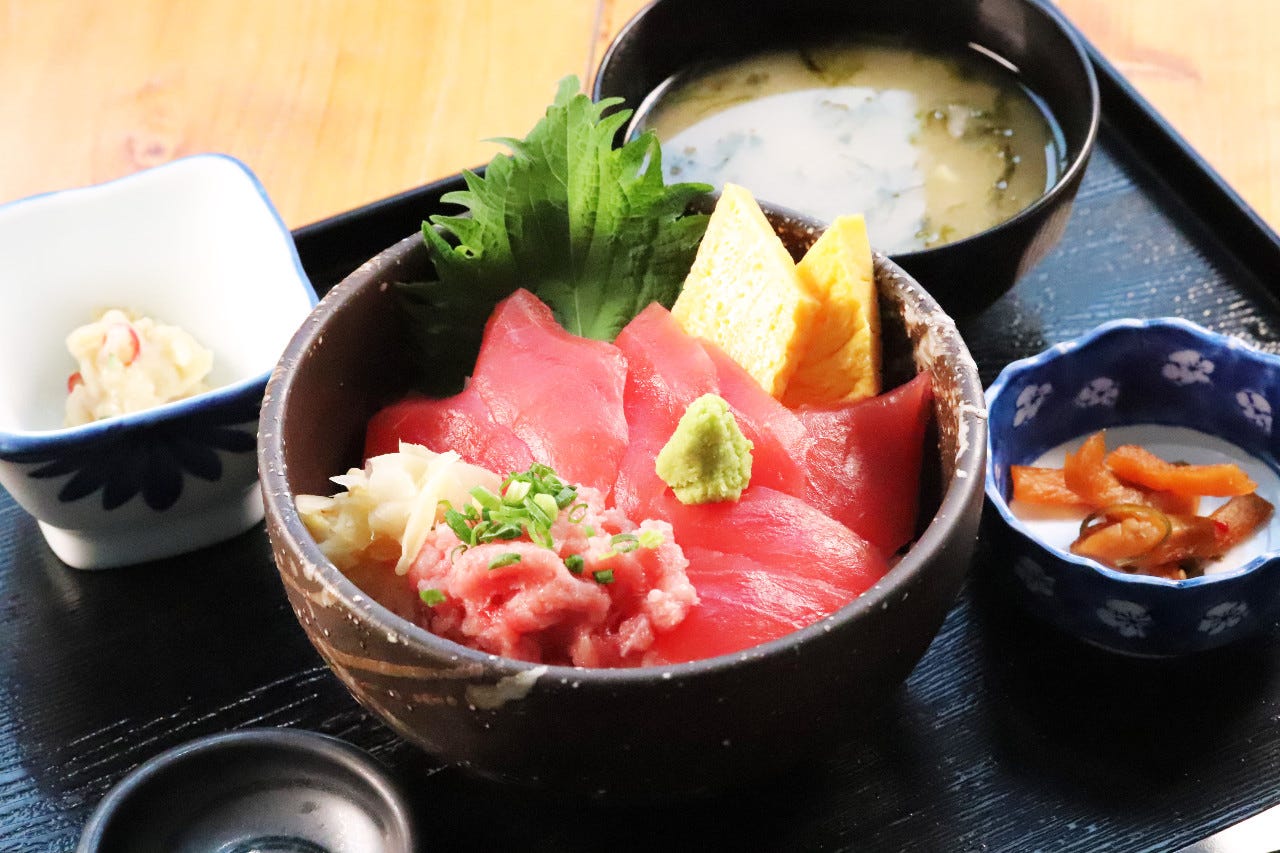 本まぐろ丼