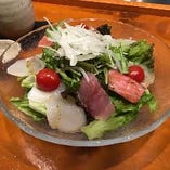 ワサビ風味の海鮮サラダ