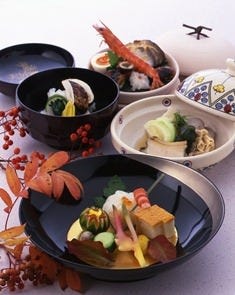 【秋の献立イメージ】
京都の四季に寄り添ったお料理をご用意