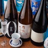 日本全国から取り寄せる厳選の日本酒は、本日のスパークリングなどでも楽しめる