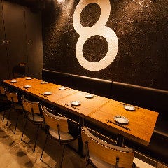 店内奥に貸切スペースあり。6名～10名様まで。
