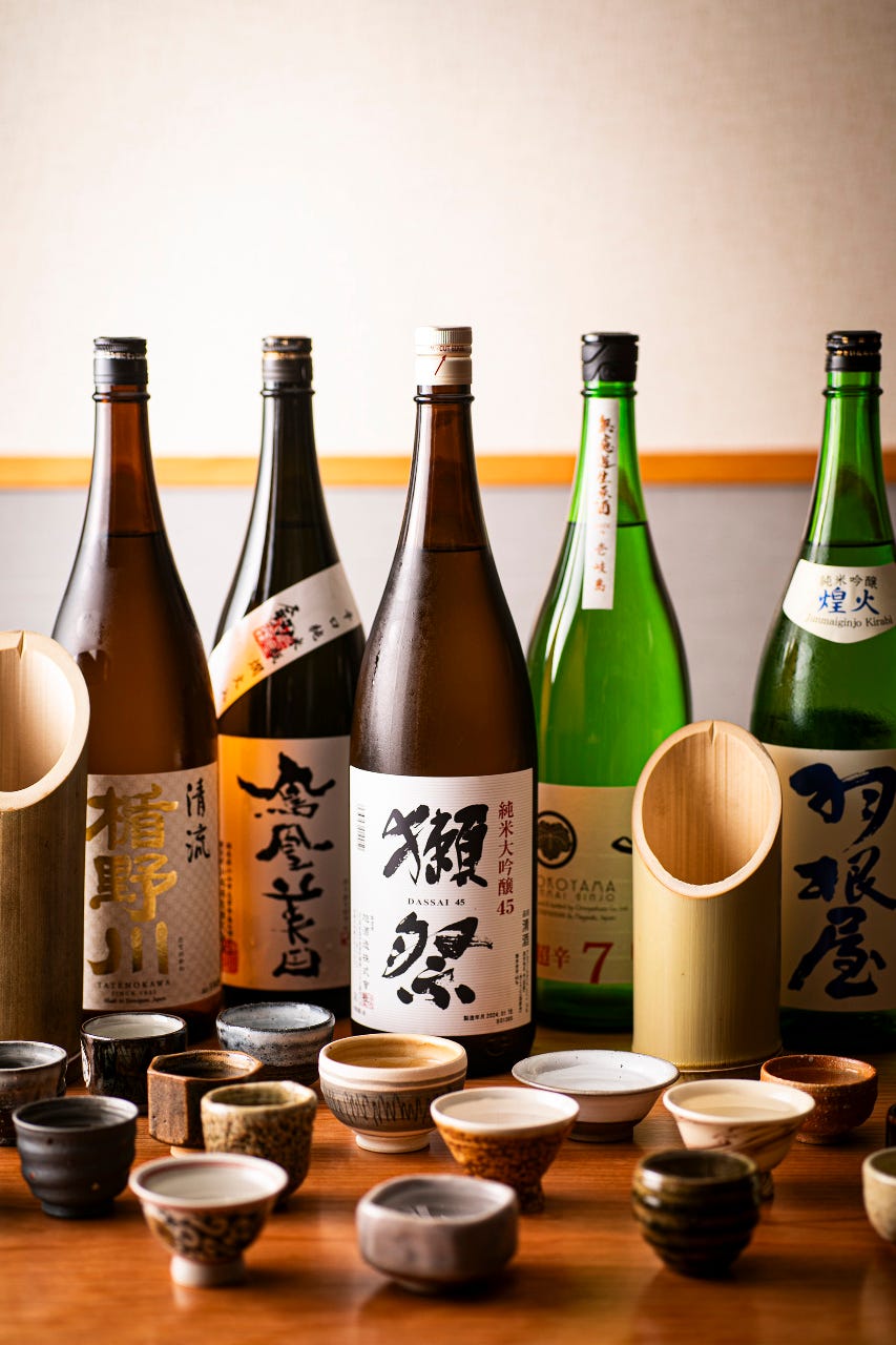 竹の徳利が印象的★イチオシの魚料理と日本酒をご堪能ください！