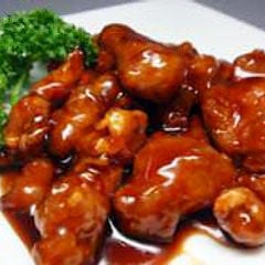 上海風、黒酢の酢豚。濃厚なタレにからまるお肉の旨みは、極上！