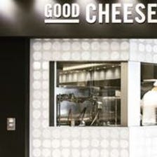 店内チーズ工房で作るチーズ