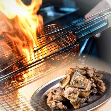 個室完備 九州名物 もつ鍋×鉄鍋餃子 黒船 博多本店_絶対食べてほしい!炭火焼き地鶏トロもも炙り