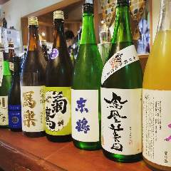 沖縄から取り寄せた本格泡盛が約15種類！焼酎・日本酒も充実