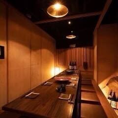 完全個室×食べ飲み放題 海鮮と肉 喫煙可能 弥蔵 堺東店 店内の画像