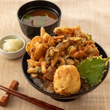 天ぷらと酒 ぎん天。 京都ポルタ店_海老と三つ葉のかき揚げととろ玉天丼