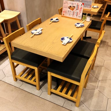天ぷらと酒 ぎん天。 京都ポルタ店_様々な用途でお使いいただけるテーブル席