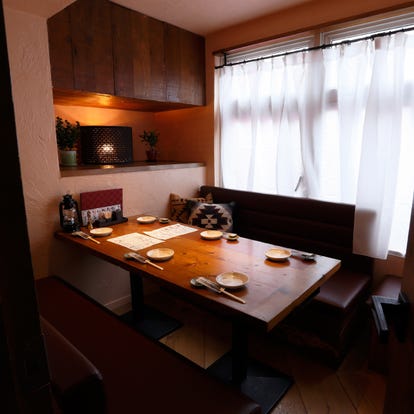ゆったり個室 下北沢の居酒屋でおすすめ 人気の完全個室 ソファー席など ぐるなび
