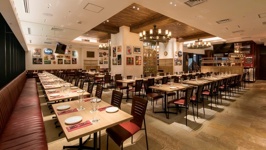 名古屋のおすすめスポーツバー『世界のビール博物館 大名古屋ビルヂング店』の内観