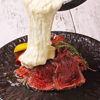 釜焼きピッツァとイタリアン食べ放題 チーズミート 天王寺店_目の前でかける熱々鉄板チ~ズ♪