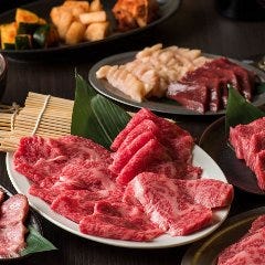 サシが美しい厳選された黒毛和牛は安定の品質でご提供しています