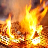 豪快に炭火で焼き上げる桜姫鳥の炭火焼や焼鳥は絶品です！
